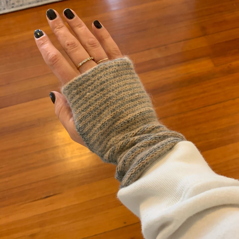 Cashmere fingerless gloves